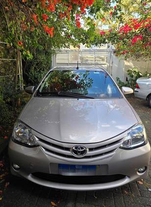 TOYOTA ETIOS 1.5 XS 16V FLEX 4P AUTOMÁTICO TOYOTA ETIOS 1.5 XS 16V FLEX 4P AUTOMÁTICO